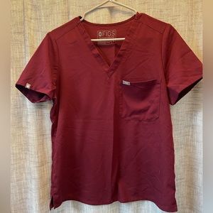 Maroon to pocket figs scrub top